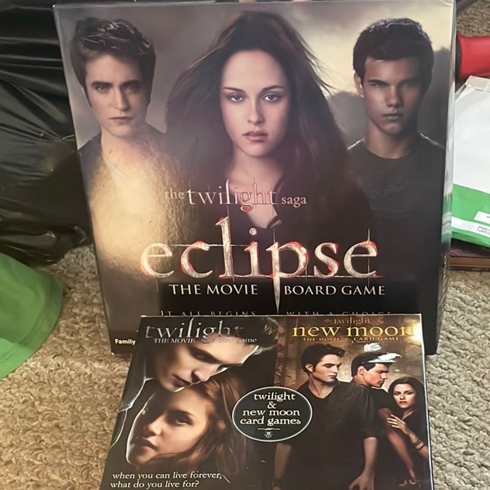 Twilight Saga Eclipse Movie Board Game - Black